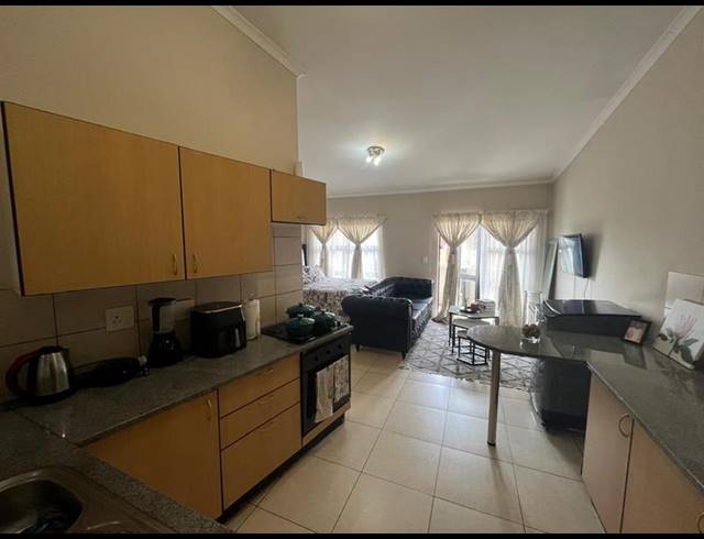 1 BEDROOM APARTMENT FOR SALE IN BRAAMFONTEIN WERF